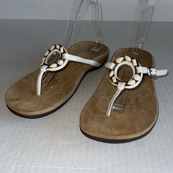 Vionic Ricci Toe Post Sandals - Picture 2 of 11